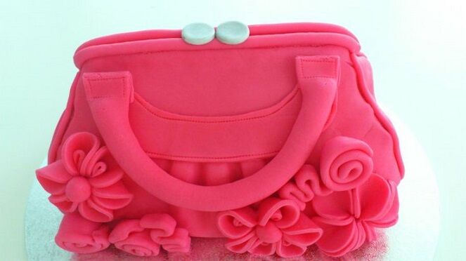 Pink purse cake  Purse cake, Handbag cakes, Fashion cakes